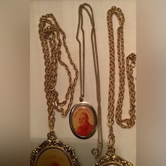 New vintage Pope John Paul II Memorabilia 1984 - Picture 4 of 9